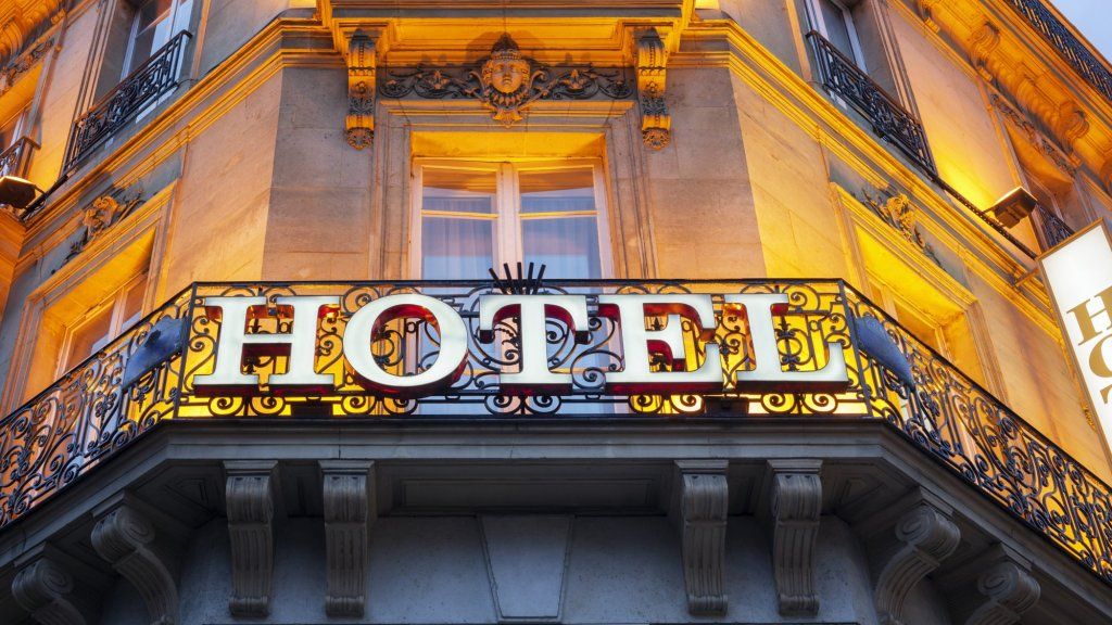 5 सितारा होटल बनाम सबसे खराब कमरा। 3 सितारा होटल में सर्वश्रेष्ठ सुइट: मुझे कहाँ ठहरना चाहिए?