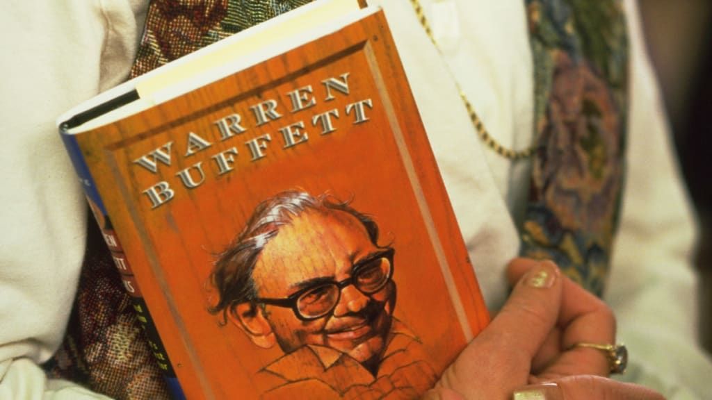 5 klassista kirjaa, joita Warren Buffett suosittelee henkilökohtaisesti lukemaan