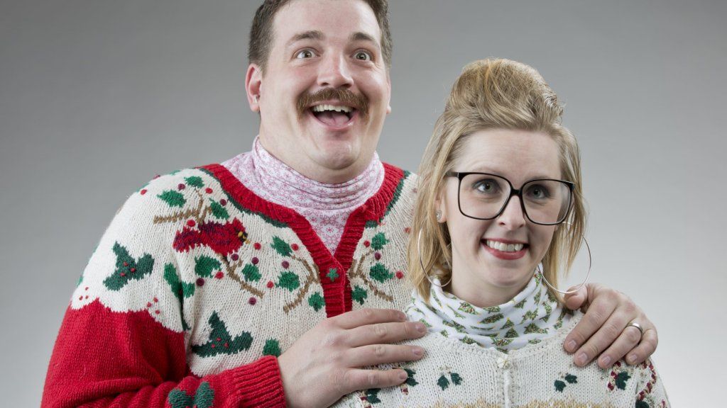 आपको अपने कार्यालय में राष्ट्रीय बदसूरत क्रिसमस स्वेटर दिवस मनाना चाहिए
