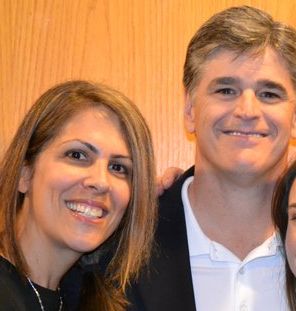Stále ide silný !!! Sean Hannity a manželka Jill Rhodes Hannity stále silnejú aj po 24 rokoch manželstva. Žiadne fámy o rozvode