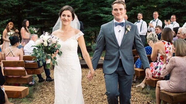 Väikesed inimesed, suure maailma staar Molly Roloff abiellus 23-aastaselt oma kauaaegse poiss-sõbra Joel Silviusega