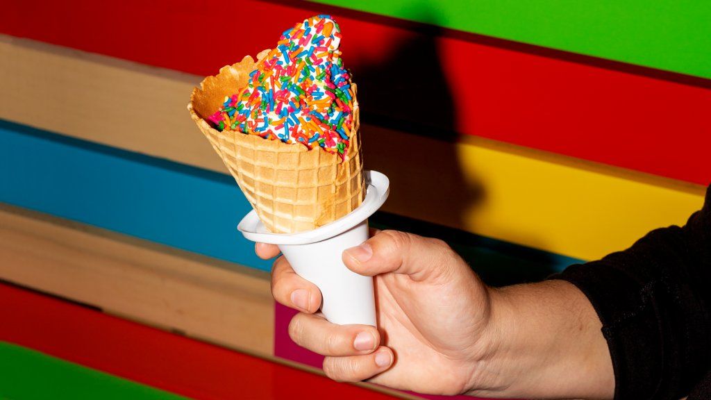 10 साल पहले, 'शीर ब्लाइंडिंग मैजिक' ने बिग गे आइसक्रीम लॉन्च की थी। अब, यह एक व्यापक रूप से लोकप्रिय व्यवसाय है