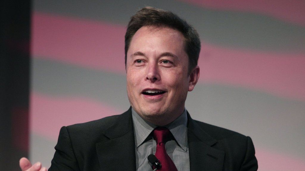 13 de les cites més estranyes d’Elon Musk