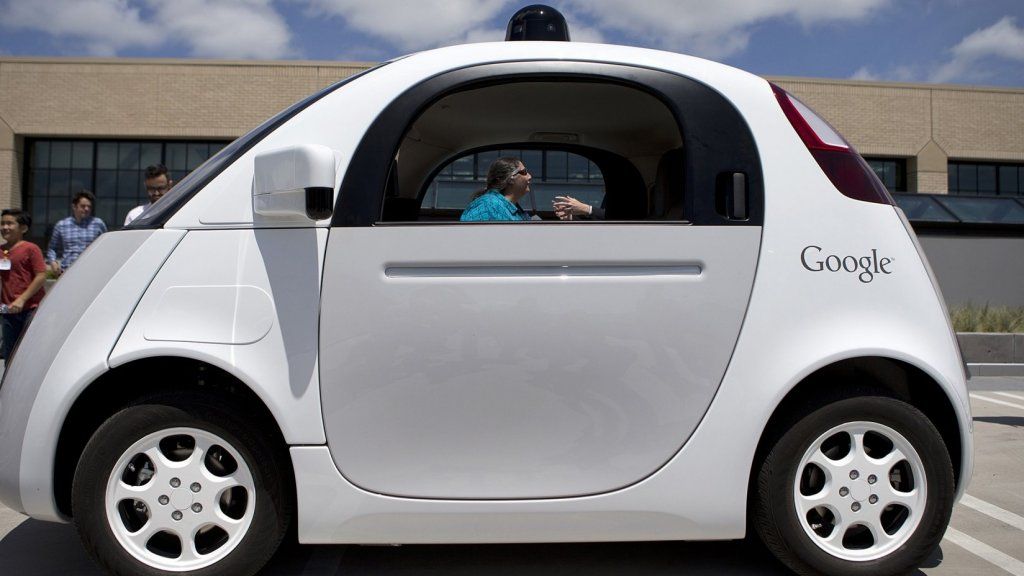 גוגל נוטשת תוכניות לרכב ללא נהג, שותפות עם יצרני רכב