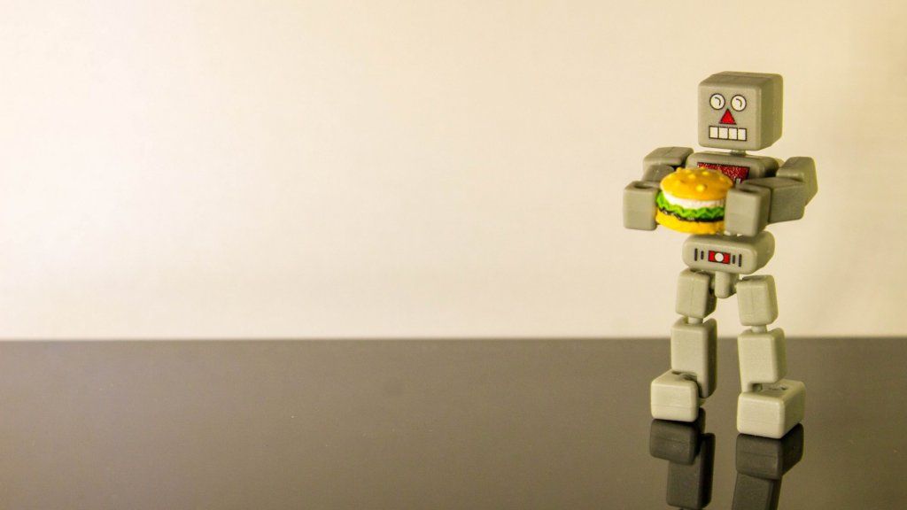 बर्गर बनाने वाले रोबोट से 3 सबक जो आपको A.I से दोस्ती करने में मदद करेंगे।