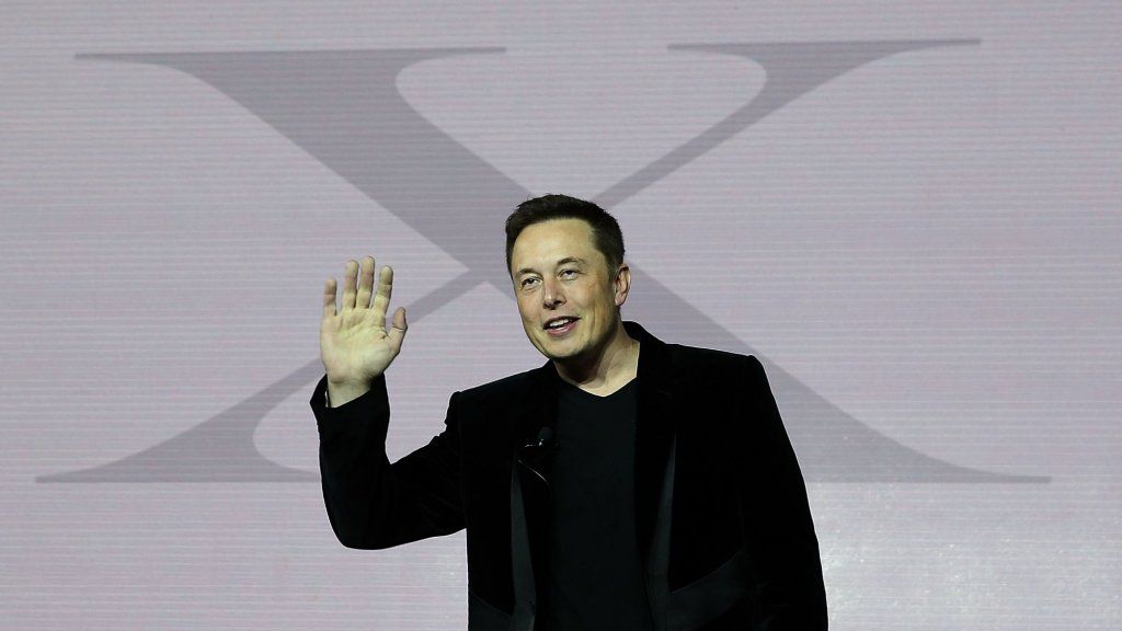 Elon Musk: SolarCity tuo markkinoille aurinkokatto-tuotteen