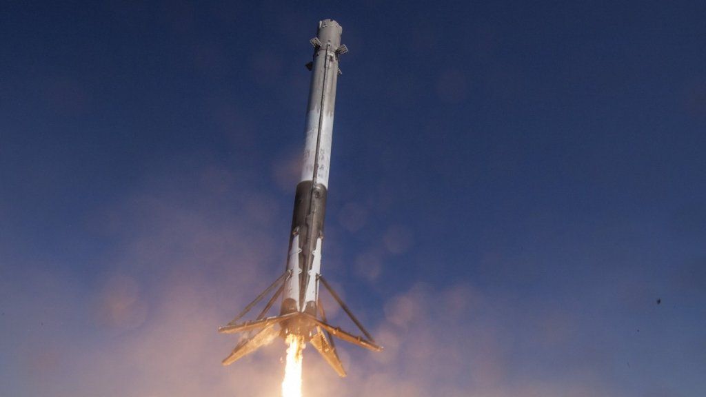 Varför SpaceX: s enorma raketlansering är en win-win för Musk - även om den blåser upp