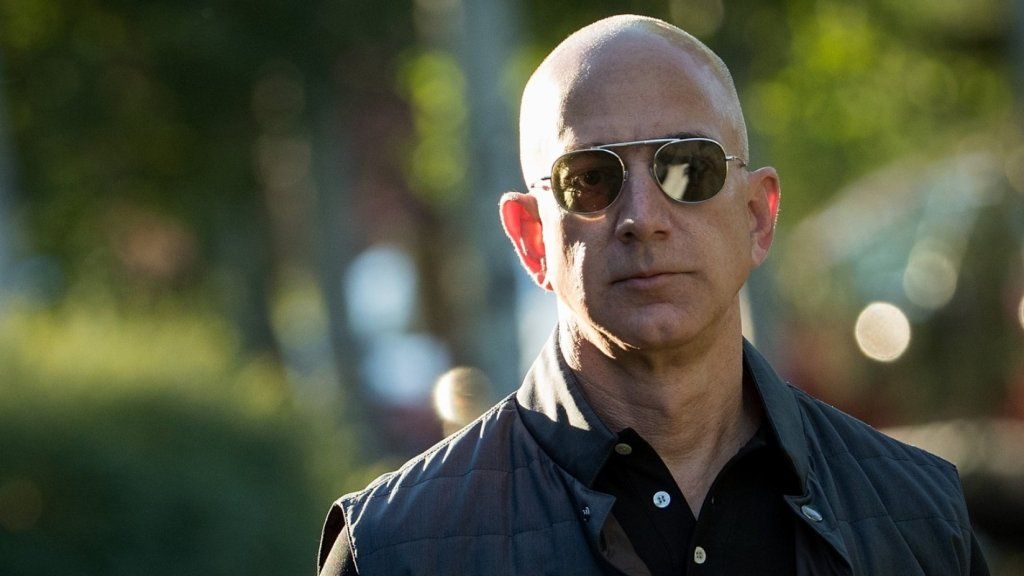 Este meme viral de Jeff Bezos es la metáfora perfecta de la dominación mundial de Amazon