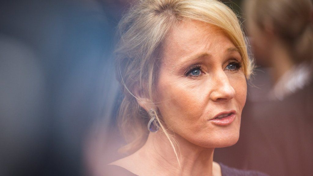 8 Taktik Bisnis yang Dilakukan J.K. Rowling Dari Penulis Menjadi Jutawan