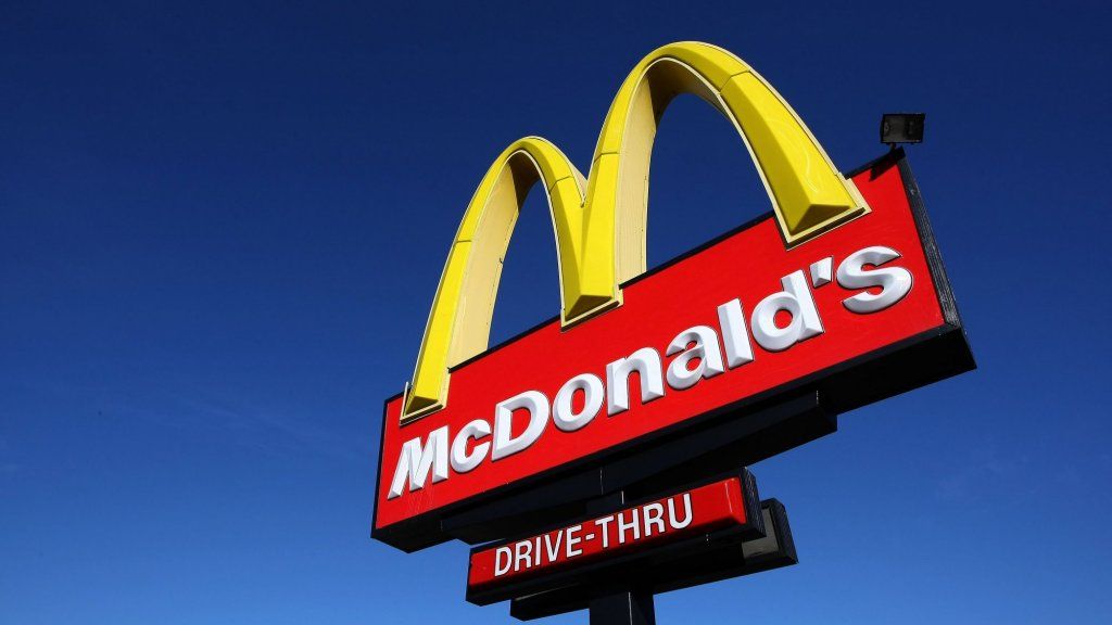 'McDonald's' contro 'Burger King?' Un nuovo massiccio rapporto di 388 pagine dice che non è nemmeno vicino. ('Wendy's' non è nemmeno nella lista)