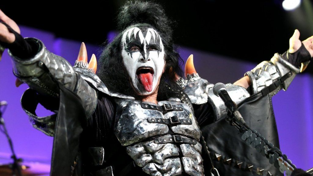 Pentru 50.000 de dolari, Gene Simmons of Kiss va veni de fapt la casa ta
