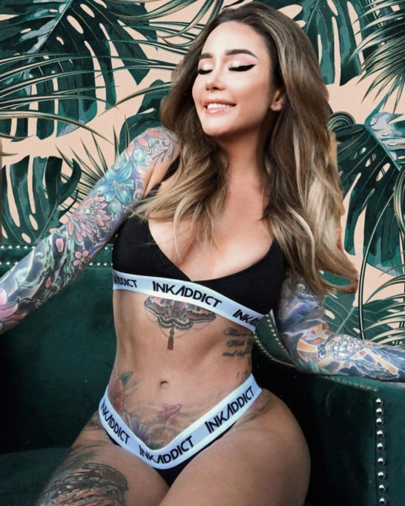 Naked Truth About Instagram Star – Jessica Wilde