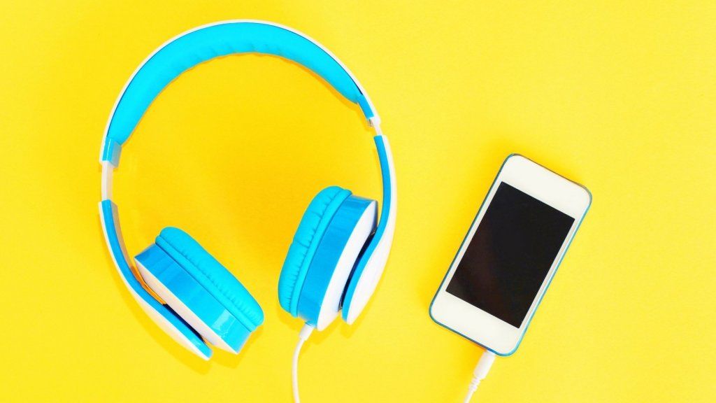 Według New Science słuchanie ulubionej muzyki ma zaskakujące korzyści dla mózgu