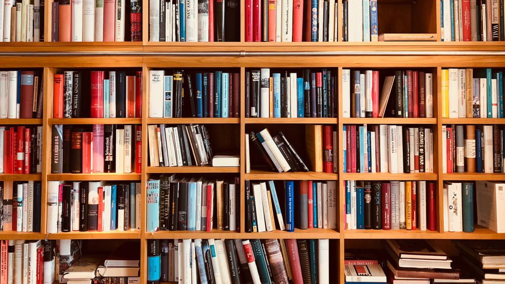 מחקר חדש חושף את כוחה של ספרייה ביתית גדולה (גם אם אינך קורא כל ספר)