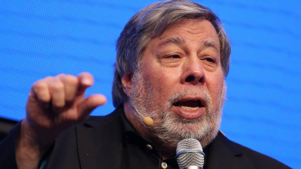 Apple medstifter Steve Wozniak samler fremdeles inn en lønn. Her er hvor mye han tjener