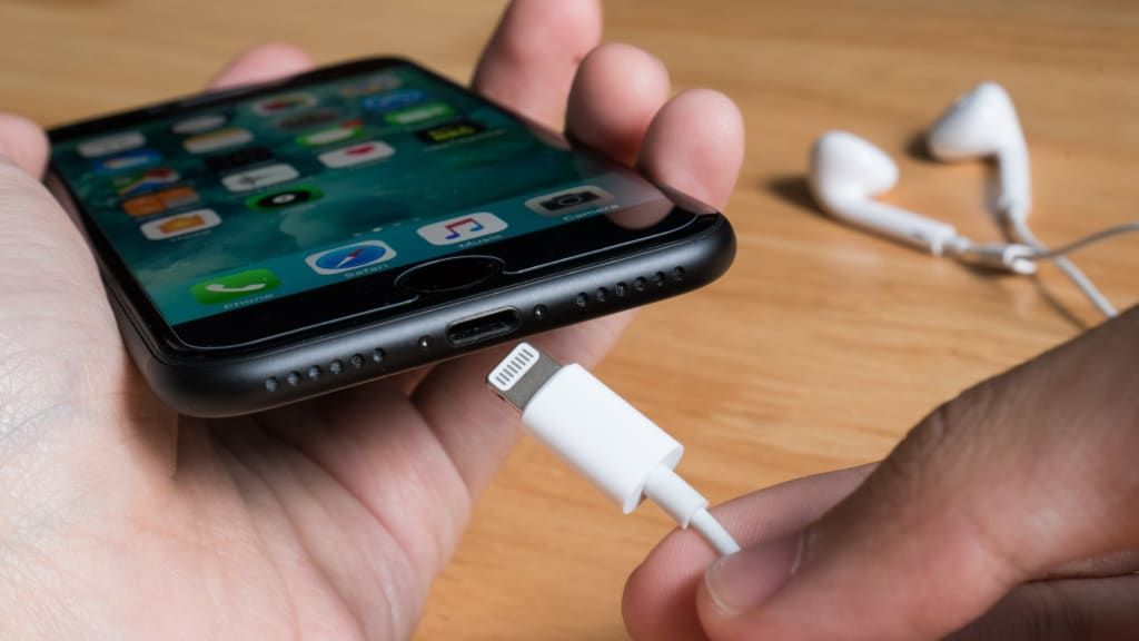 Spoločnosť Apple sa chystá zmeniť iPhone, čo určite niektorých zákazníkov rozzúri. Prečo je to stále dobrý nápad