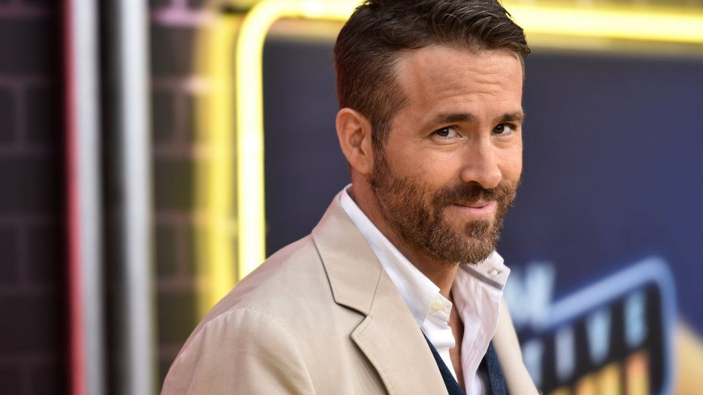 Aktor Ryan Reynolds właśnie kupił bezprzewodowy przewoźnik. A jego powód zakupu ma sens