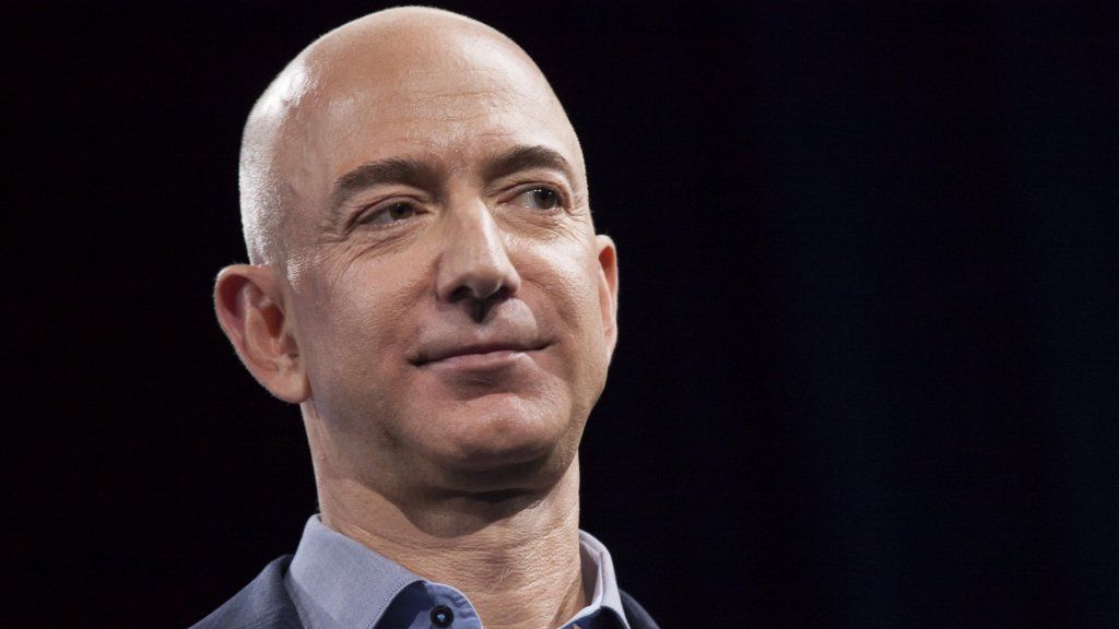 Amazon के शेयर की कीमत बढ़ गई है। तो है बेजोस की दौलत